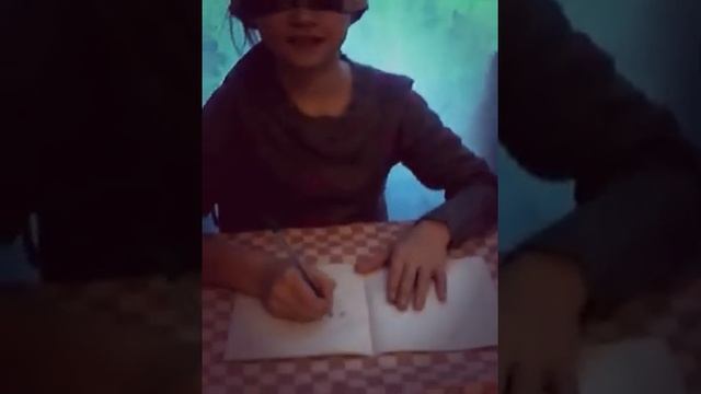 Рисую видеоблогеров закрытыми глазами! смотреть онлайн