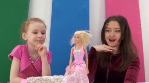 Кукла Барби готовится к концерту! Игры для девочек в одевалки.