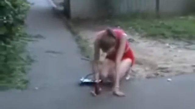 Оооочень пьяная девушка Прикол смотреть онлайн