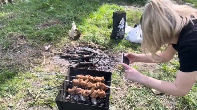СЕЗОН ШАШЛЫКА ОТКРЫТ!!! ВЫШЛИ С СЕМЬЕЙ НА ПРИРОДУ! ЛЕПО? смотреть онлайн