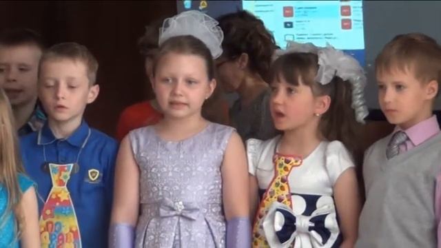 Прикольно ребенок поет)))/ Funny Child Sings смотреть онлайн