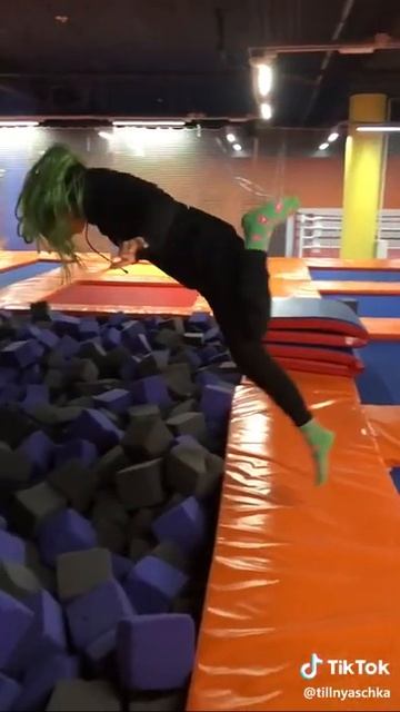 А белив а Кен Флай//TILKA TIK TOK/// смотреть онлайн