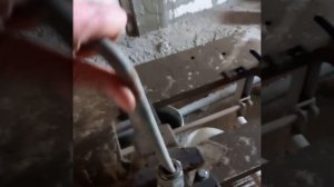 как  закрутить   и открутить   американку  без  ключа  '  ?