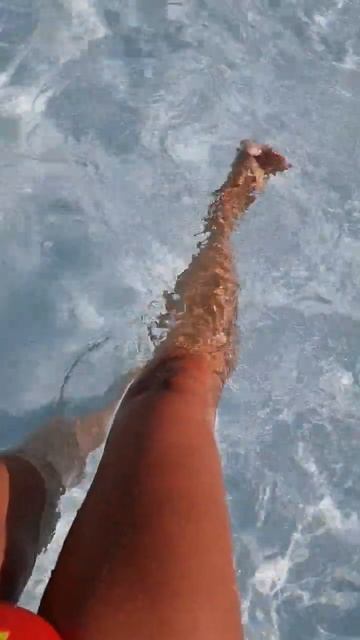 Лето , море , бассейн и плохая девочка смотреть онлайн