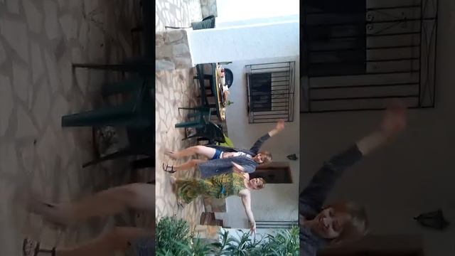 Во поли березка стояла по-испански....... смотреть онлайн