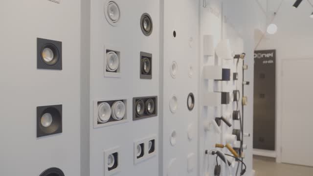 НОВЫЙ ШОУРУМ ГАЛЕРЕЯ ЭЛЕКТРИКИ И СВЕТА ГЭС ДЛЯ ДИЗАЙНЕРОВ, АРХИТЕКТОРОВ И ДЕКОРАТОРОВ В ТУЛЕ смотреть онлайн