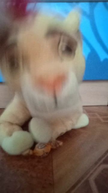 у меня есть вкусная конфетка щас буду кушать а тебе не смотреть онлайн