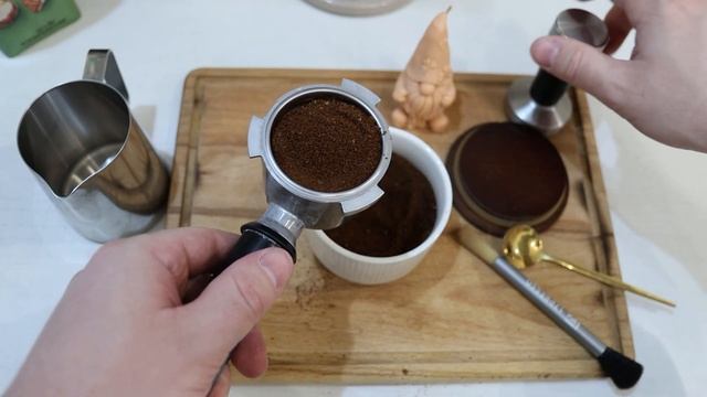 Готовлю кофе, на рожковой кофеварке delonghi смотреть онлайн