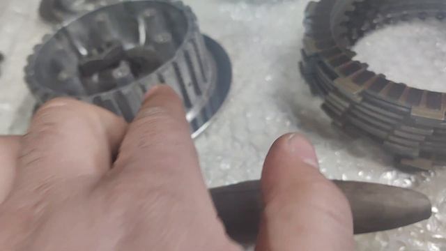 Ремонт корзины сцепления на YAMAHA YZ 450F. Установка 9ти дис смотреть онлайн