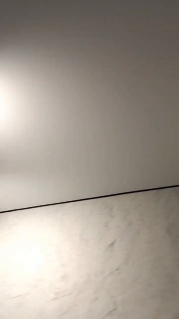 Белый матовый натяжной потолок (#BAUF)с чёрной вставкой ? смотреть онлайн