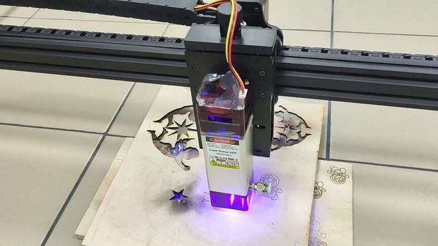 Лазерный гравер с рабочим полем 1000 на 1000 мм смотреть онлайн