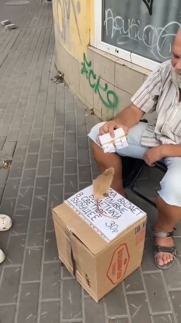 В Воронеже есть крыска, которая выдаёт счастливые бил? смотреть онлайн