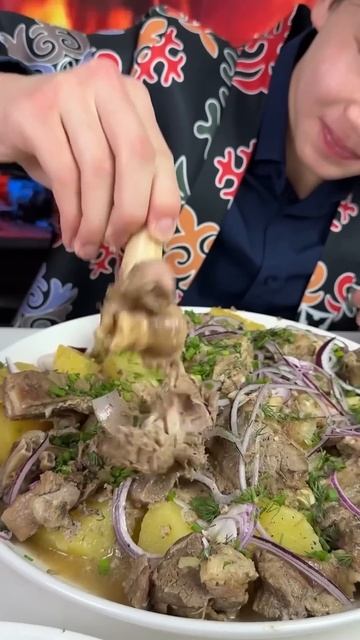 ПОРАДОВАЛ РОДИТЕЛЕЙ КАЗАХСКОЙ КУХНЕЙ♥️ смотреть онлайн
