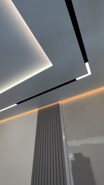 Какое освещение в гостиной нравится вам? #а1потолок #на