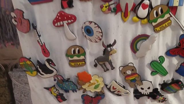 Выбор значков в магазине г.Аланья смотреть онлайн