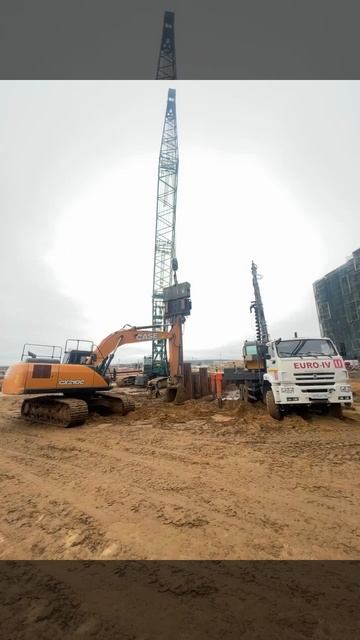 Продолжение серии постов 👉На видео работает гусенич? смотреть онлайн