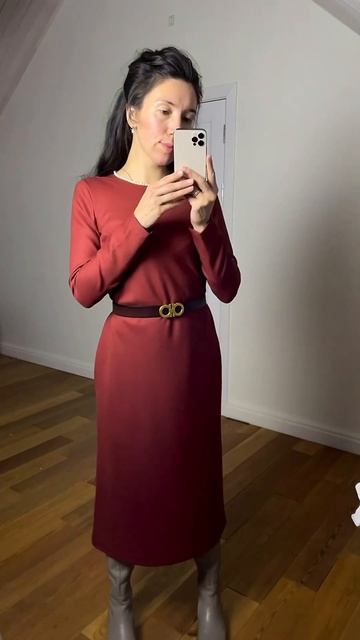 Для выхода в театр , встречи с друзьями , работы и прост смотреть онлайн