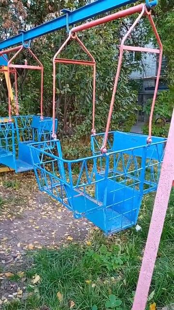 Советские качели в одном из дворов Ульяновска. #качели смотреть онлайн