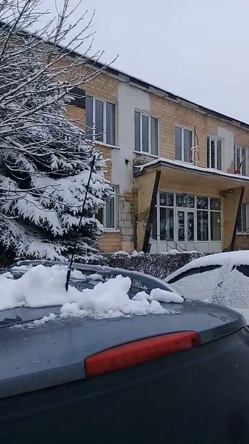 Зима в Урюпинске.Ёлки и берёзы в снегу на улице Октябр? смотреть онлайн