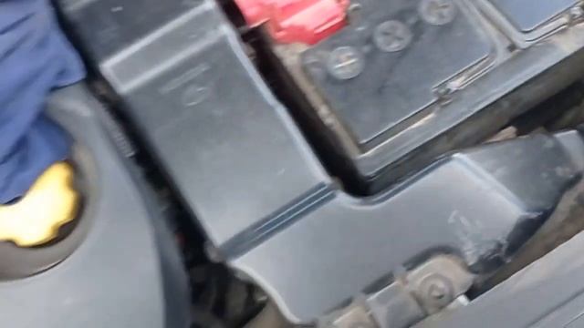 Лада икс-рей меняем лампочки на ближний свет