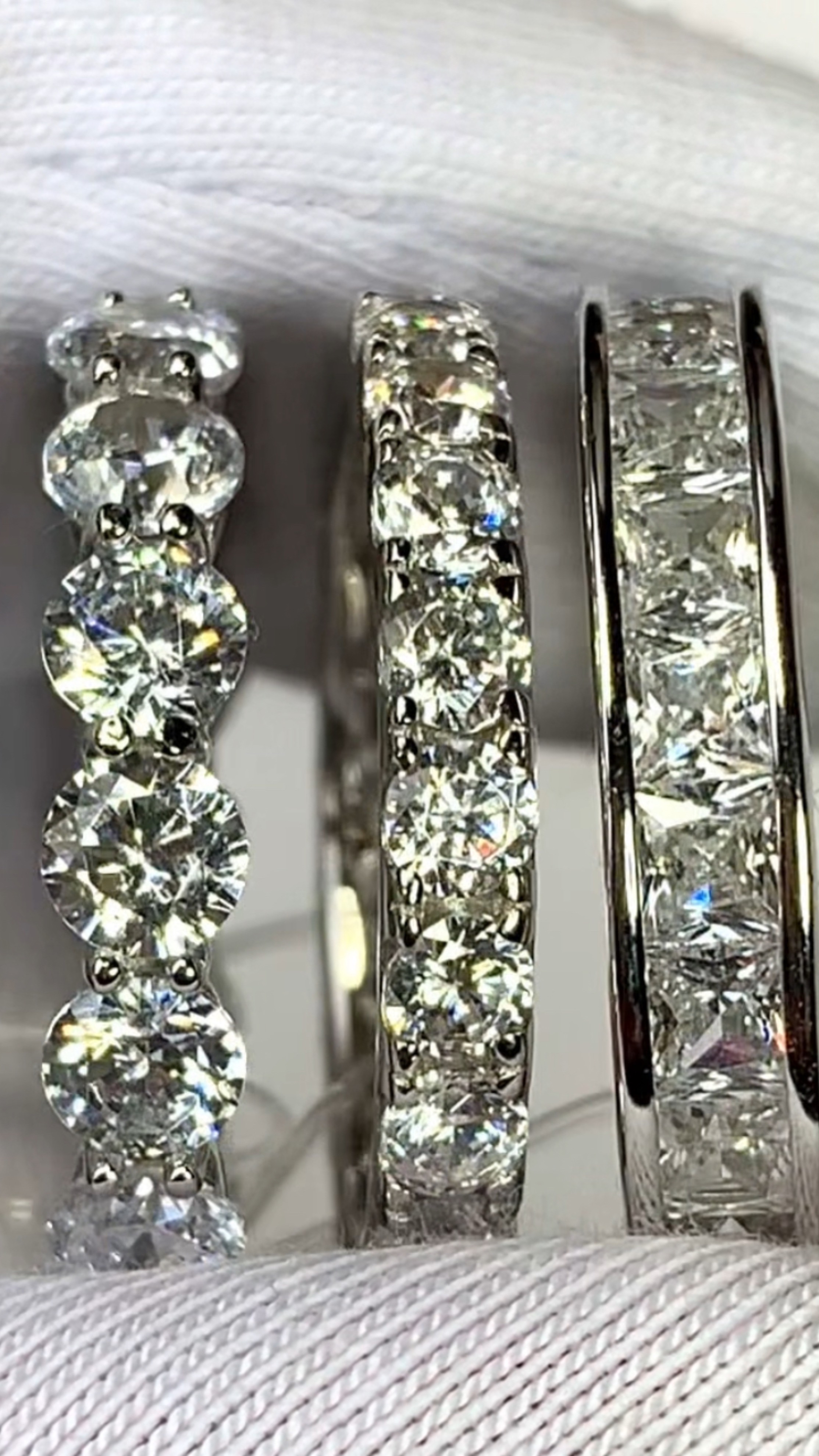 Круговые серебряные кольца 925 пробы
Можно заказать 
Livemaster.ru/myshop/