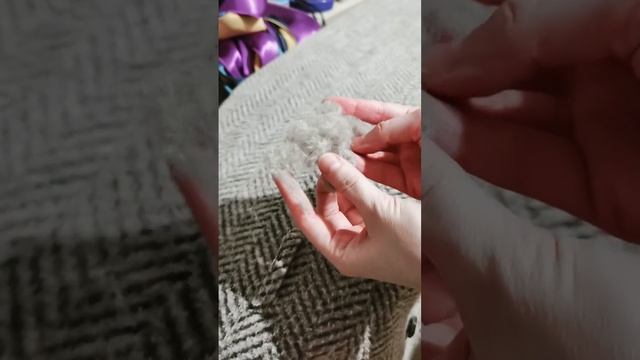 Как очистить пальто от катышек #полезное #секрет  #чист