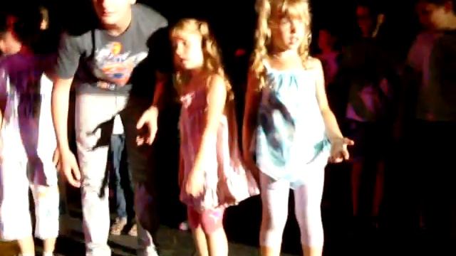 Юные танцовщицы дискотек!!!