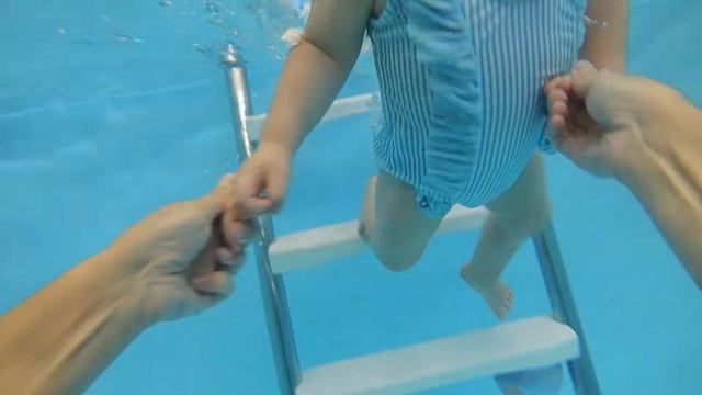 Грудничковое плавание в Жуковском | Бульк #04 смотреть онлайн