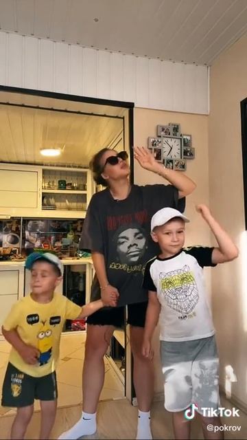 У АНИ ПОКРОВ ДЕТИ ? смотреть онлайн