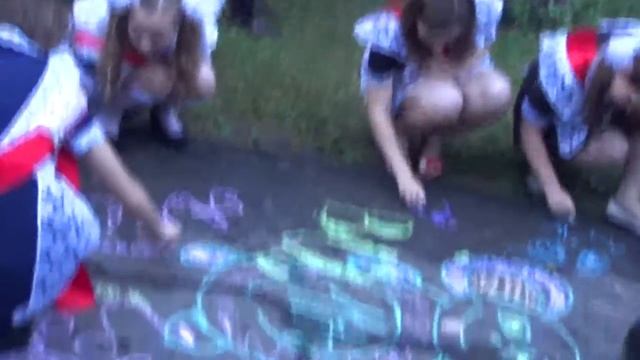 Білокуракинська ЗОШ №1. Випуск 11-А кл. - Малюнки на асфальті, 28.05.2014 смотреть онлайн