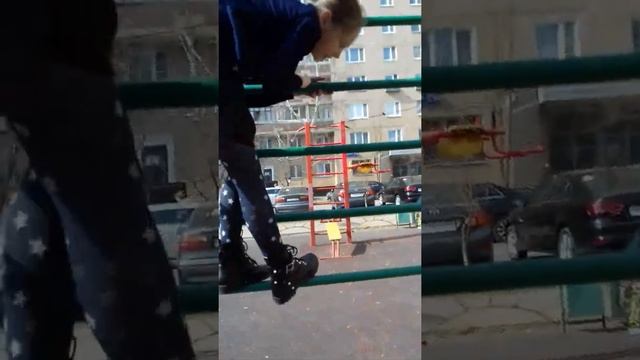 На площадке около школы с бешиным убиванием смотреть онлайн