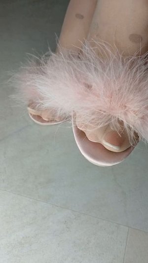 ножки в чулочках❤️ #ножки#чулки#туфли#каблуки#чулочки#колготки#топ#модель#шпильки#стопы#шортс#стиль