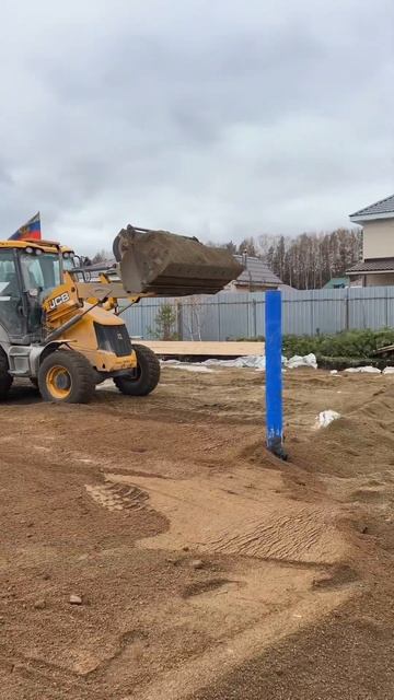 Подушка под монолитную плиту. Песок 100 м3 #стройка #дом #