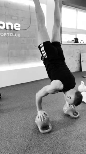 СТОЙКА НА ГИРЯХ #спичаг #планш #стойканаруках #music #comedy # смотреть онлайн