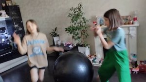 Танец на мяче, девахи топи топ💓💗