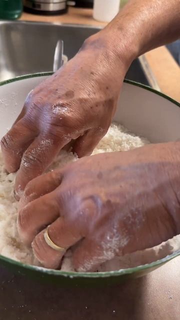 Бразильский сырный хлеб Pão de queijo 🇧🇷 #деньизжизни #ка? смотреть онлайн