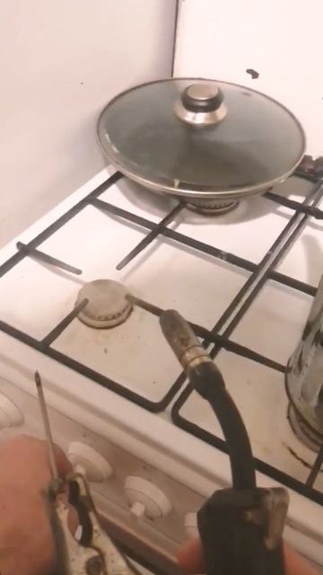 нашел способ как зажечь плиту смотреть онлайн