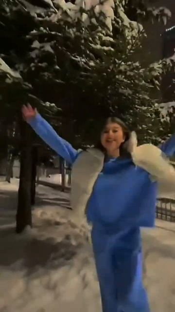 У каво сейчас есть снег тот должен поцеловать свою мам смотреть онлайн