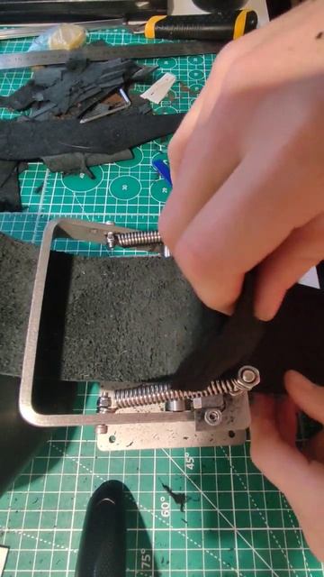 машинка для истончения кожи #кожа #дома #работа #истонч