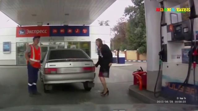 Девушка на заправке. РЖАЧ! смотреть онлайн