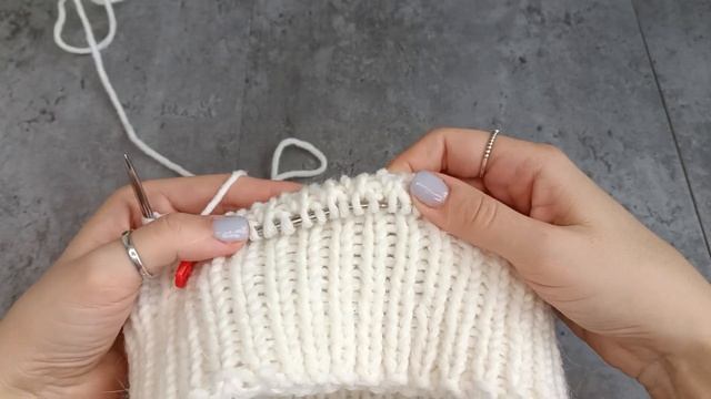 Как связать красивый фиксированный отворот на шапочке резинкой 1/1 смотреть онлайн