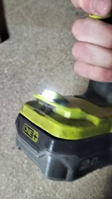 А каким шуроповертом пользуетесь вы? #шуроповерт #рабо смотреть онлайн