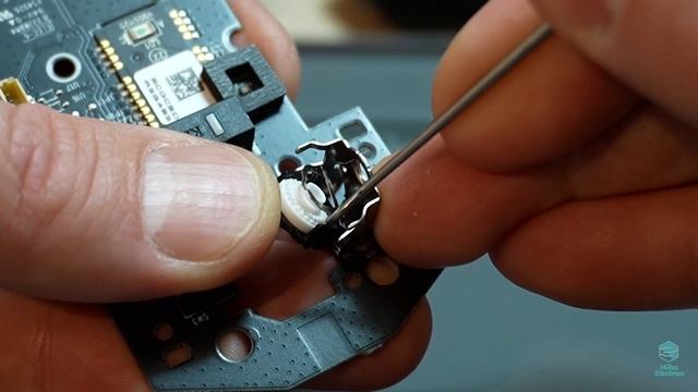 Logitech G305 ремонт мышки , не работает колесико / Mouse Wheel Repair смотреть онлайн