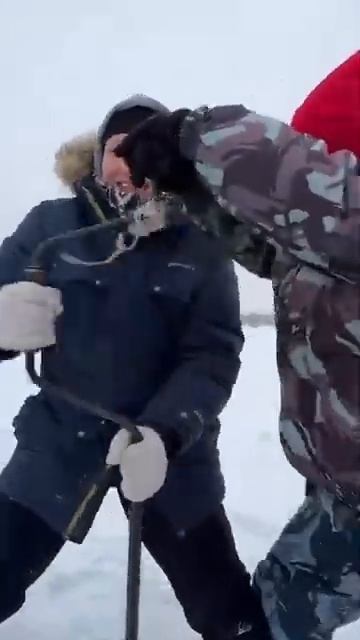 #juzoisback на #Twitch | ЕЖЕГОДНАЯ ЗИМНЯЯ РЫБАЛКА В СИБИРИ❗