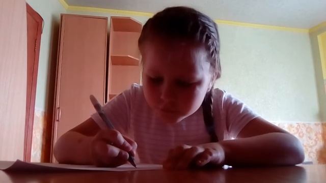 Я одна дома и мне захотелось по рисовать и я подумала пачему. Неснять видео я всегда мечтала снять смотреть онлайн