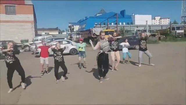 Лагерь танцевальной академии King Step Syndicate смотреть онлайн