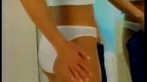 Реклама Nivea Bath Care Упрогость кожи. Массаж-гель. 2005 год.