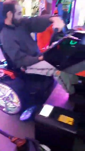 Тренажеры вождения на машине. Жюльян, мой сын, с особен смотреть онлайн