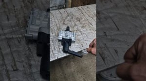 Не накачиваются подушки на прицепе. Проблема с краном управления платформой прицепа.