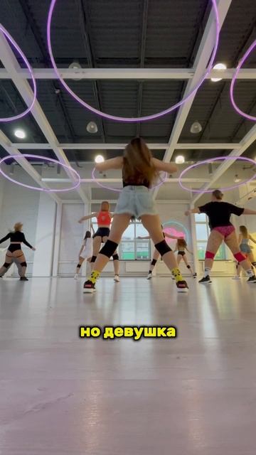 - Я АВТОР ПЕСЕН, МЕНЯ ЗОВУТ ЛИЗА - ВЫ СТУДИЯ??? 👀 это как смотреть онлайн